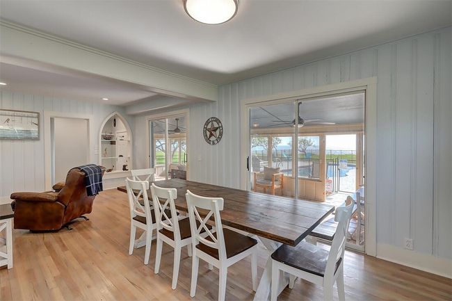 1010 First St Street, House other with 6 bedrooms, 4 bathrooms and 8 parking in Bayside TX | Image 8
