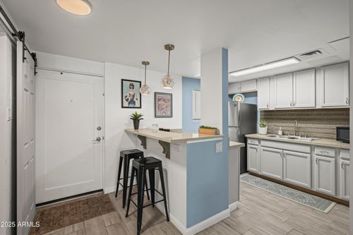 207-6125 E Indian School Rd, Scottsdale, AZ, 85251-5464 | Card Image