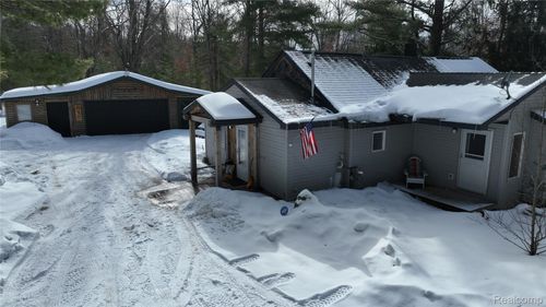 838 E Pere Cheney Rd, Roscommon, MI, 48653-9156 | Card Image