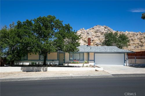 40062 164th St E, Lake Los Angeles, CA, 93591-3015 | Card Image