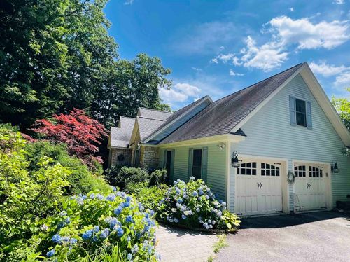 105 Pemigewasset Shores Drive, Bristol, NH, 03222 | Card Image