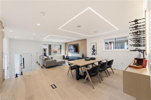 146 Kenora Ave, Hamilton, ON, L8E3N7 | Card Image