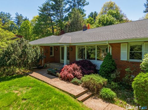 12 Mountain Farms Rd, West Hartford, CT, 06117-1839 | Card Image