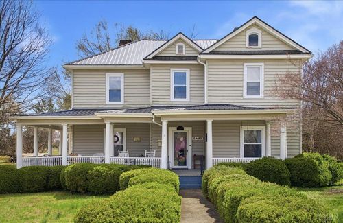 601 Henry St, Gretna, VA, 24557-4113 | Card Image