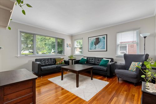 266 82nd Ave, Glen Oaks, NY, 11004-1558 | Card Image