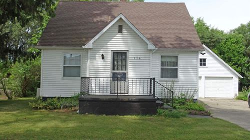 326 S Clark Street, Chesaning Village, MI, 48616 | Card Image