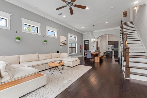 5825 Petty St, Houston, TX, 77007-1023 | Card Image
