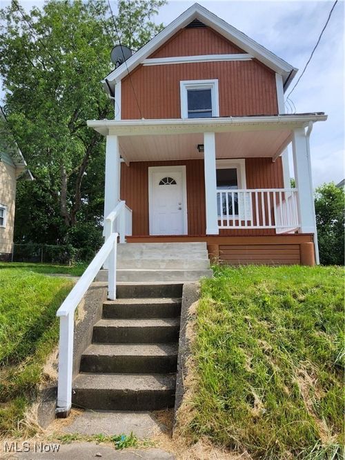 2438 Indiana Way Ne, Canton, OH, 44705-2024 | Card Image