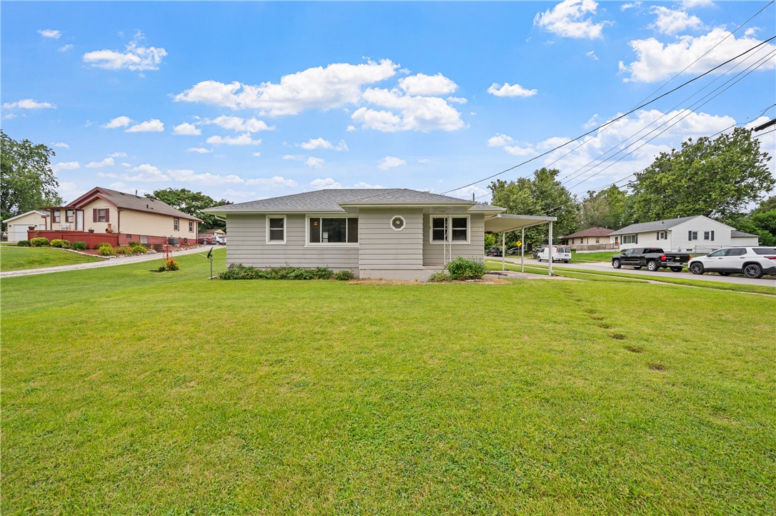 27th St, Des Moines, IA 50317
