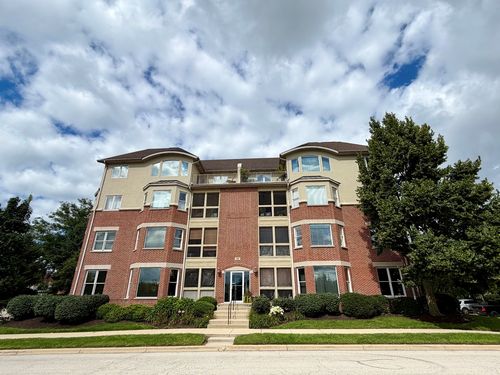 401-100 N River Ln, Geneva, IL, 60134-2719 | Card Image