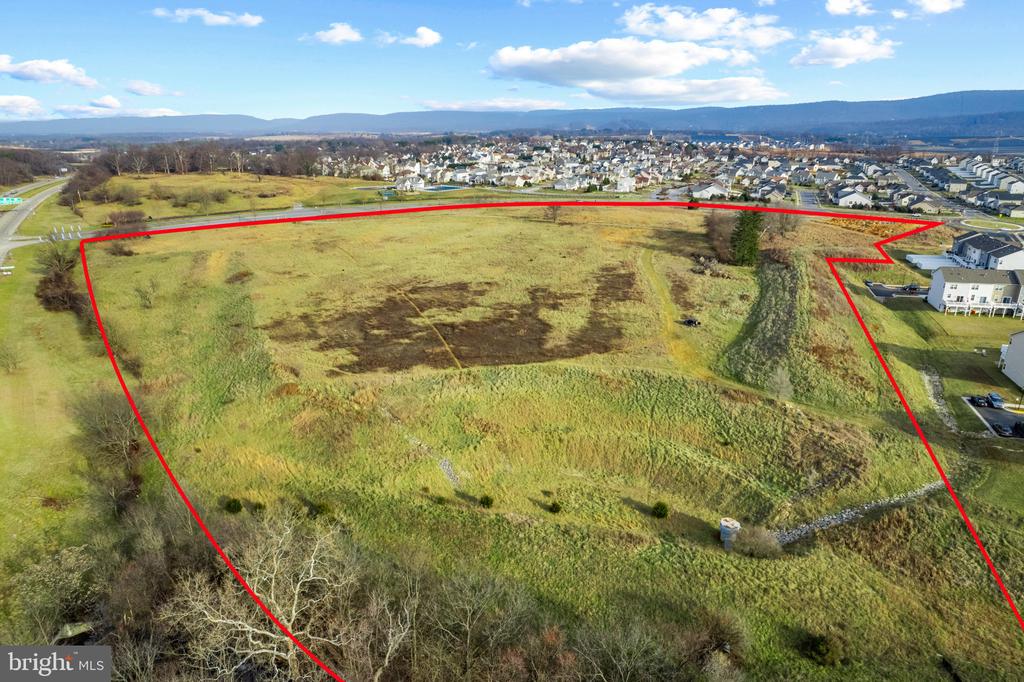 Land in CHARLES TOWN 4