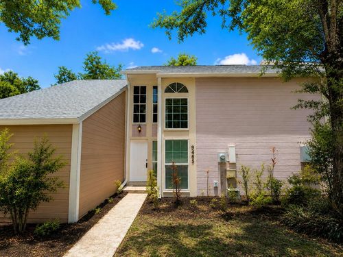 9465 Forest Hills Cir, TAMPA, FL, 33612-7656 | Card Image