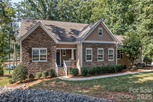 348 Catalina Dr, Mooresville, NC, 28117-8566 | Card Image