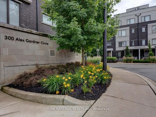 54-300 Alex Gardner Cir, Aurora, ON, L4G3G5 | Card Image