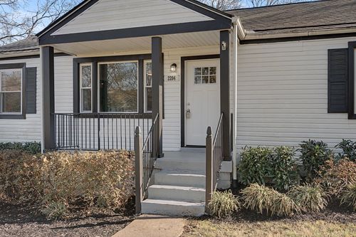 2204 Sandra Dr, Nashville, TN, 37210-5032 | Card Image