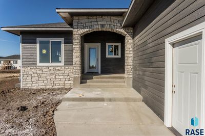 815 Yuzina Ave, House other with 6 bedrooms, 2 bathrooms and null parking in Harrisburg SD | Image 3