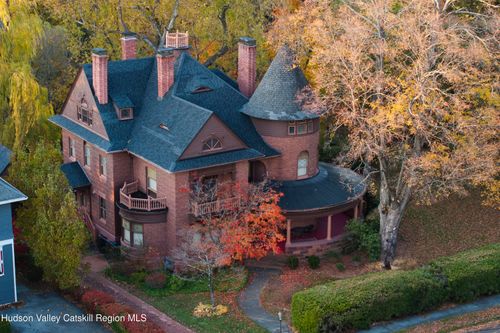 77 W Chestnut St, Kingston, NY, 12401-5929 | Card Image