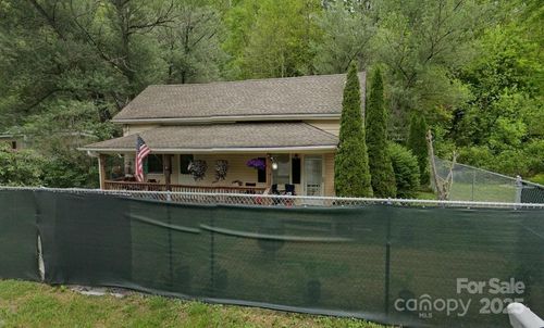 1011 N Us 19e Hwy, Newland, NC, 28657-9111 | Card Image