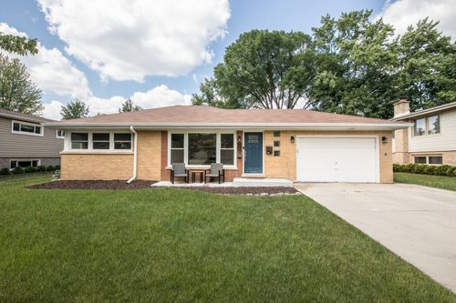 302 S Patton Ave, Arlington Heights, IL, 60005-1660 | Card Image