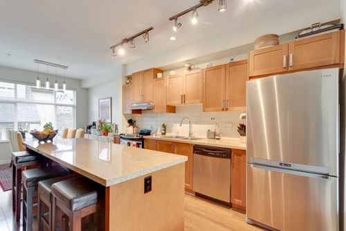 774 Orwell St, North Vancouver, BC, V7J0A5 | Card Image