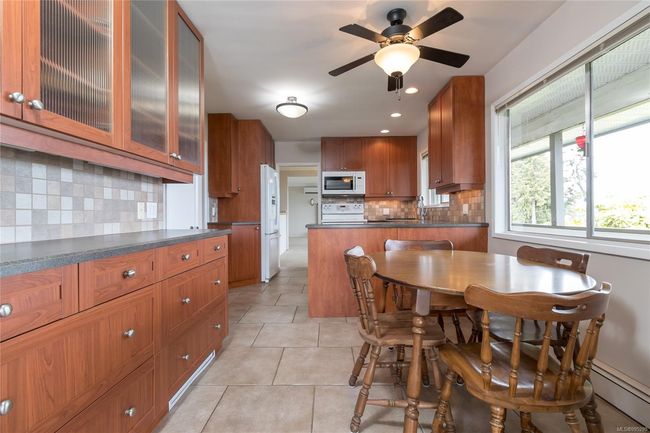 416 Parkhill Terr, House other with 5 bedrooms, 3 bathrooms and 8 parking in Ladysmith BC | Image 18