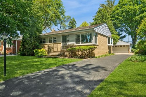 160 Wisconsin Dr, Des Plaines, IL, 60016-2043 | Card Image
