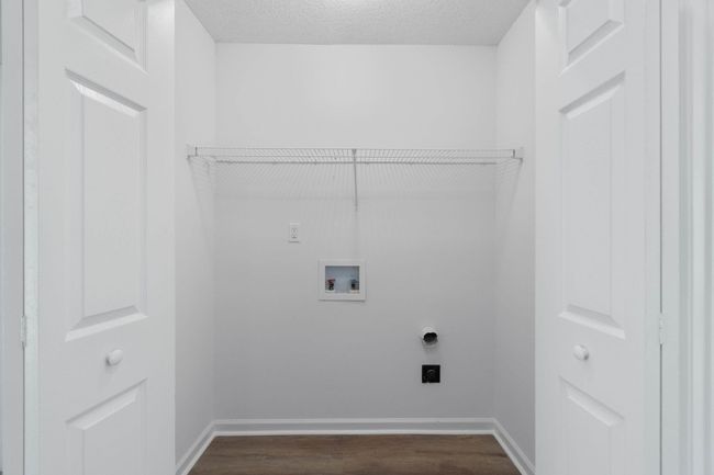 Laundry area | Image 32