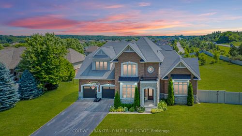 19 Forestgreen Dr, Uxbridge, ON, L9P0B8 | Card Image