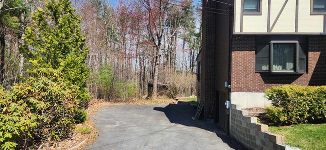 62 Hovey Rd, Condo with 2 bedrooms, 1 bathrooms and null parking in Londonderry NH | Image 15