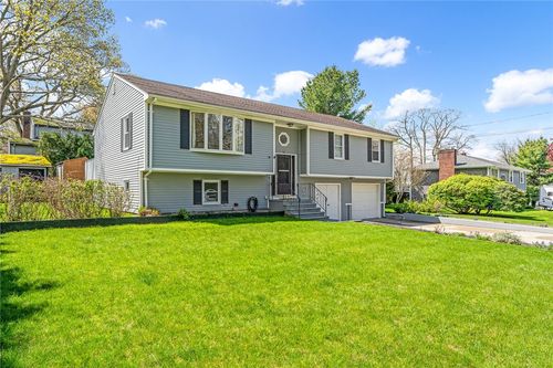18 Waterman St, Bristol, RI, 02809-2503 | Card Image