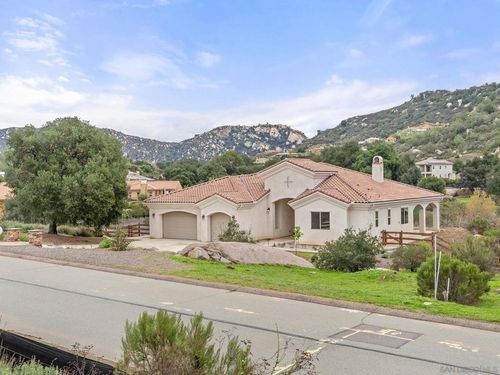 10616 Via Tiglio, Lakeside, CA, 92040 | Card Image