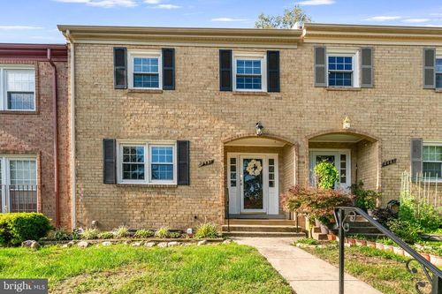 7481 Jayhawk St, ANNANDALE, VA, 22003-5742 | Card Image