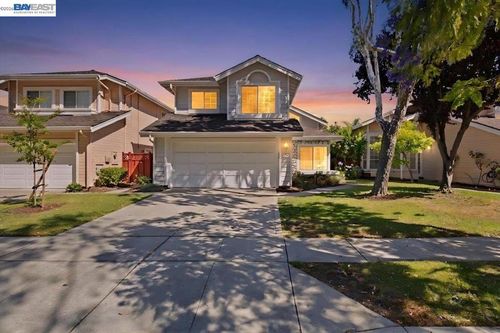5579 Ridgewood Dr, Fremont, CA, 94555-2940 | Card Image