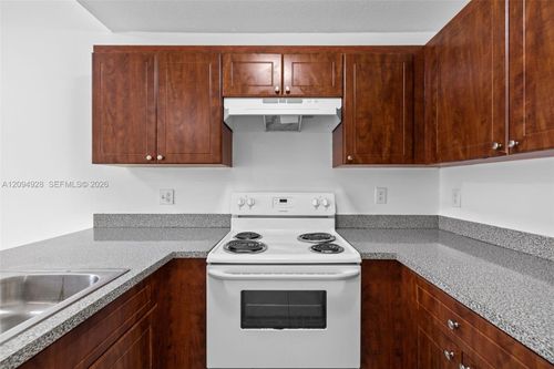 204-2453 W 78th St, Hialeah, FL, 33016 | Card Image