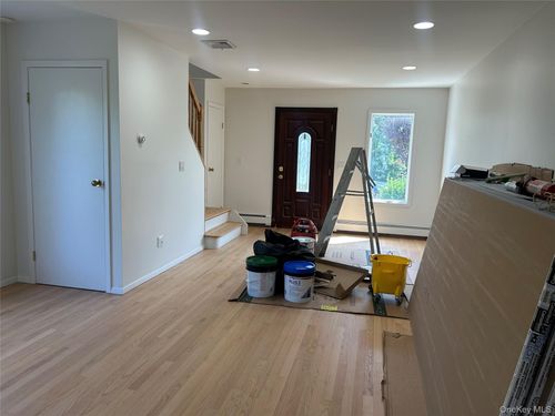 b-27 Kaywood Rd, Port Washington, NY, 11050-1409 | Card Image