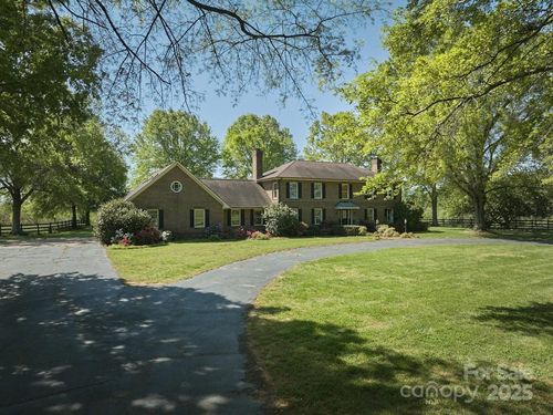 820 Phillips Rd, Columbus, NC, 28722-5473 | Card Image