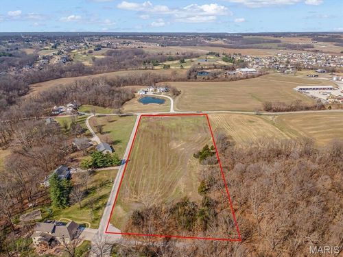 7468 Covered Bridge Dr, Waterloo, IL, 62298-3157 | Card Image