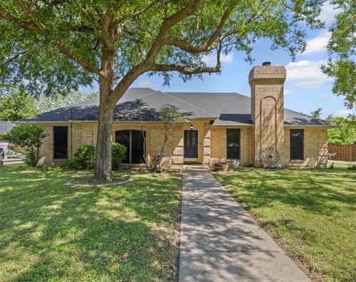 1311 Cindy Ct, Cleburne, TX, 76033-6635 | Card Image