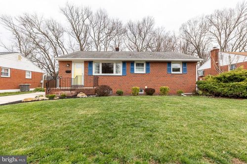 211 Maryland Ave, NEWPORT, DE, 19804-3040 | Card Image