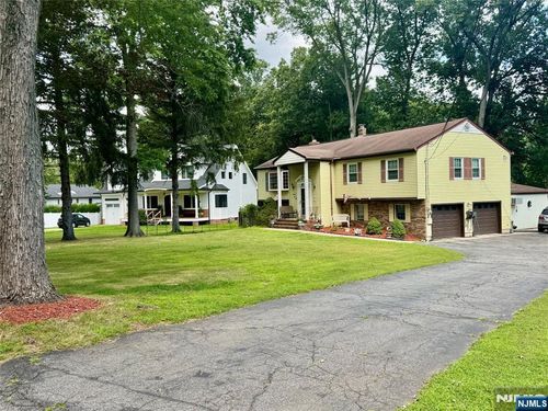 13 Meadow Ln, Norwood, NJ, 07648-1213 | Card Image