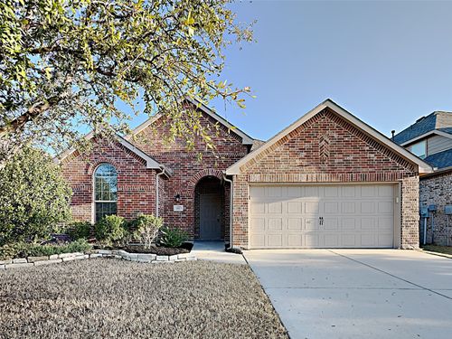 661 Cattlemans Way, Fort Worth, TX, 76131-3125 | Card Image