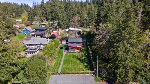 1304 Midden Rd, Comox, BC, V9M2R6 | Card Image