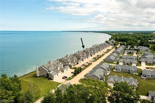 3000 Whispering Shores Dr, Vermilion, OH, 44089-4504 | Card Image