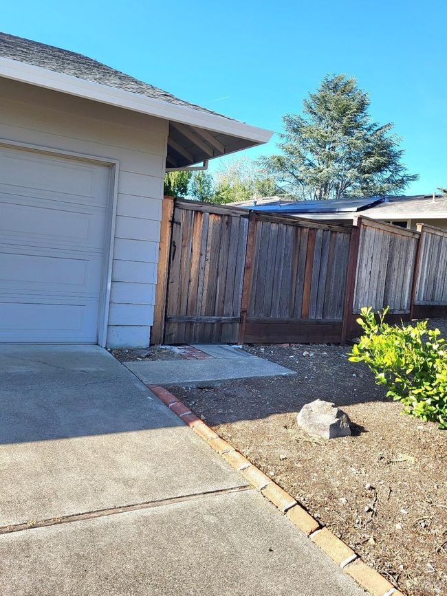 123 Old Oak Ln, House other with 2 bedrooms, 2 bathrooms and 4 parking in Santa Rosa CA | Image 35