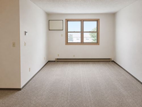 a2-200 10th Avenue Se, Fairfax, MN, 55332 | Card Image