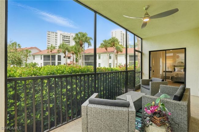547 Serendipity Dr, Condo with 3 bedrooms, 2 bathrooms and null parking in NAPLES FL | Image 5