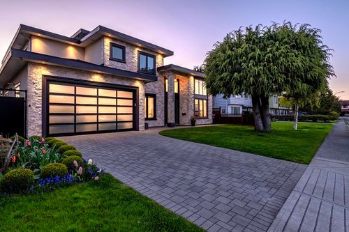 {{alt}} | Card Image