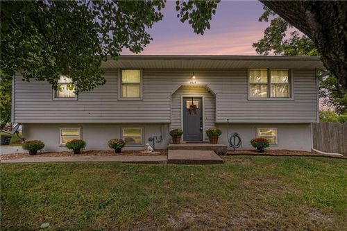 404 Clinton St, Lathrop, MO, 64465-9311 | Card Image