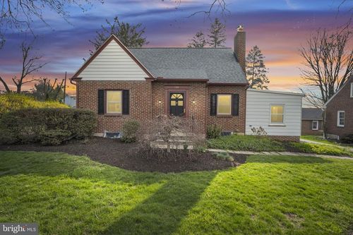 739 Pearl Ave, MANHEIM, PA, 17545-2325 | Card Image