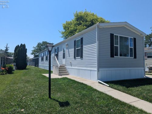 1727 S Morningside Dr, Port Clinton, OH, 43452-1415 | Card Image